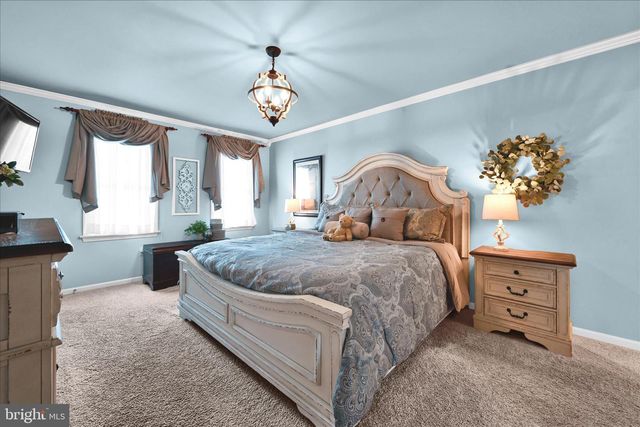 1840 KRYSTLE DR, Lancaster, PA 17602