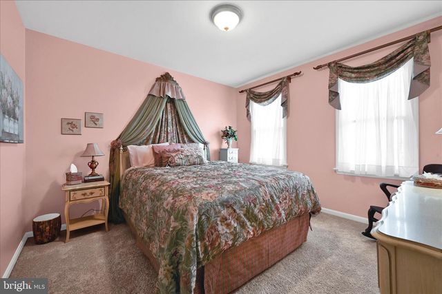 1840 KRYSTLE DR, Lancaster, PA 17602