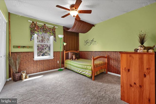 1840 KRYSTLE DR, Lancaster, PA 17602