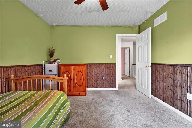 1840 KRYSTLE DR, Lancaster, PA 17602