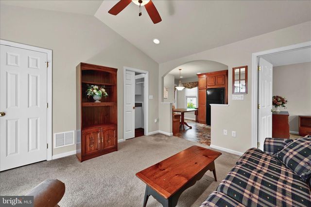 1840 KRYSTLE DR, Lancaster, PA 17602