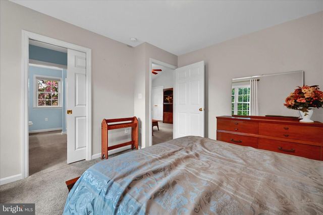 1840 KRYSTLE DR, Lancaster, PA 17602