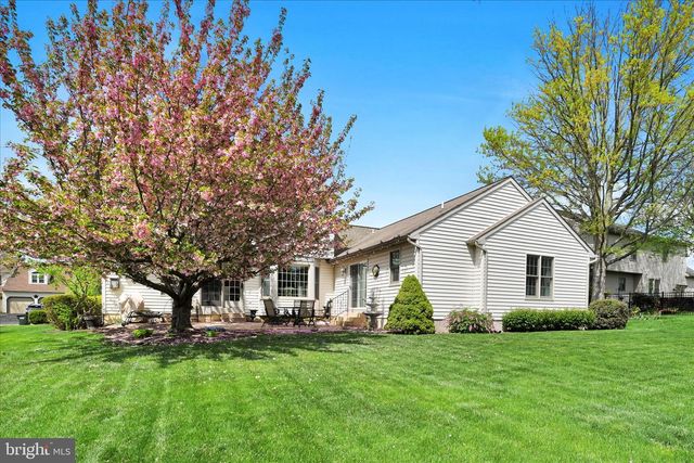 1840 KRYSTLE DR, Lancaster, PA 17602