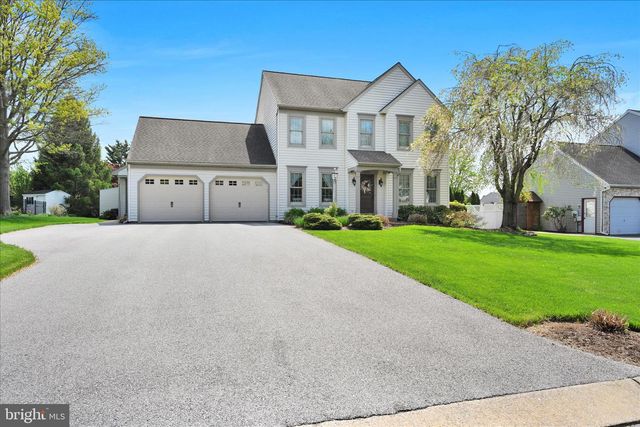 1840 KRYSTLE DR, Lancaster, PA 17602