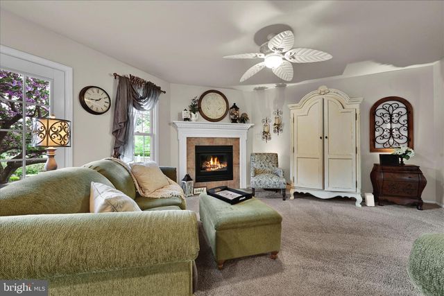1840 KRYSTLE DR, Lancaster, PA 17602