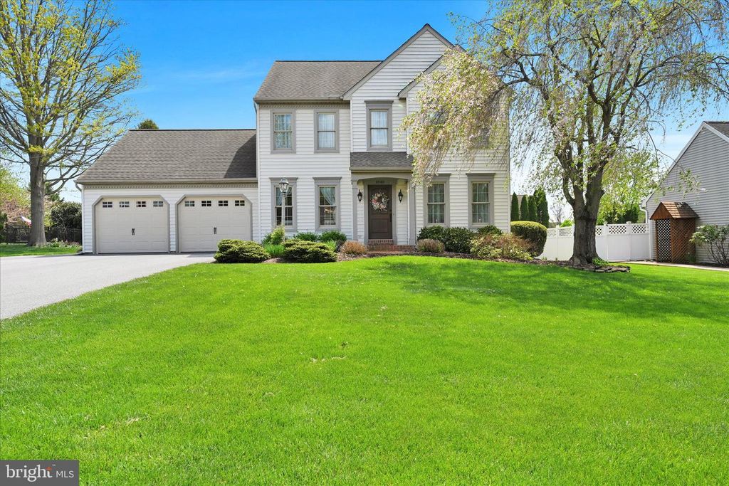 1840 KRYSTLE DR, Lancaster, PA 17602