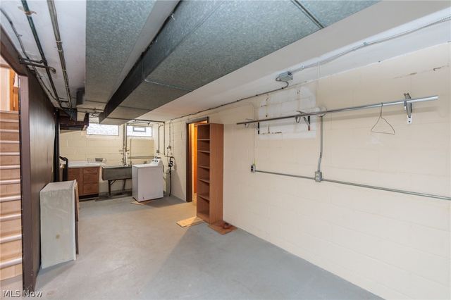 2071 Wrenford Road, South Euclid, OH 44121