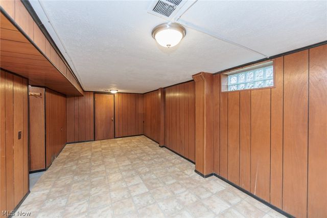 2071 Wrenford Road, South Euclid, OH 44121