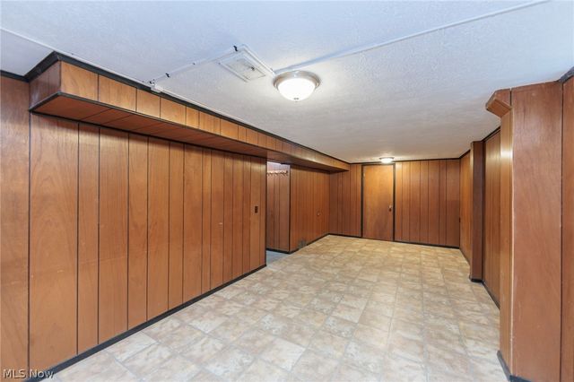 2071 Wrenford Road, South Euclid, OH 44121