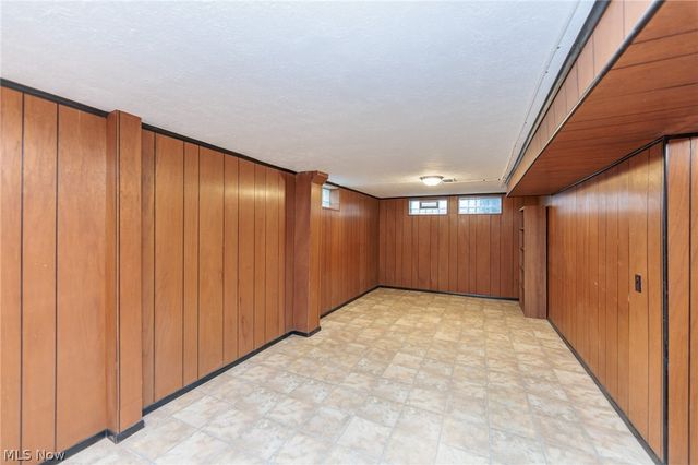 2071 Wrenford Road, South Euclid, OH 44121