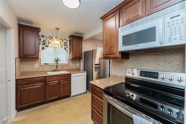 2071 Wrenford Road, South Euclid, OH 44121