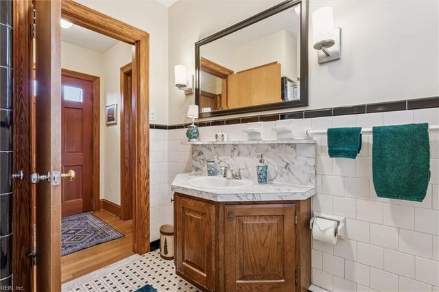 6661 Gloucester ST, Gloucester, VA 23061