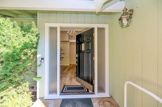 7004 Hillcrest Dr, Modesto, CA 95356