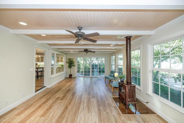 7004 Hillcrest Dr, Modesto, CA 95356