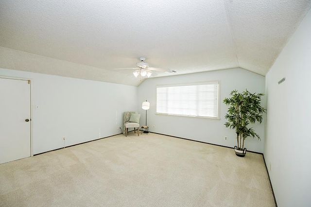 7004 Hillcrest Dr, Modesto, CA 95356