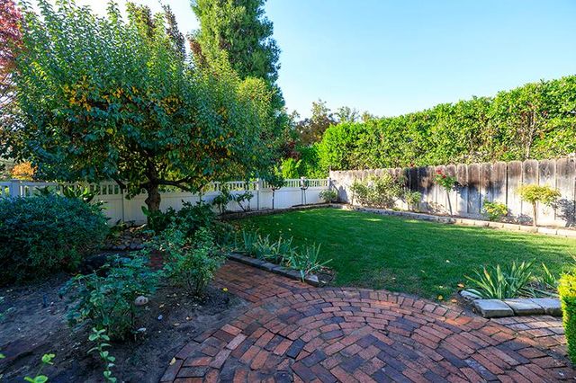 7004 Hillcrest Dr, Modesto, CA 95356