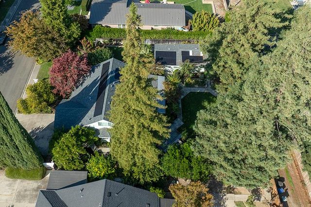 7004 Hillcrest Dr, Modesto, CA 95356