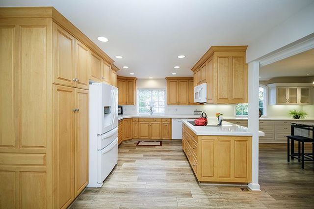 7004 Hillcrest Dr, Modesto, CA 95356