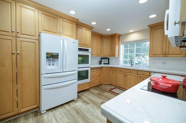 7004 Hillcrest Dr, Modesto, CA 95356