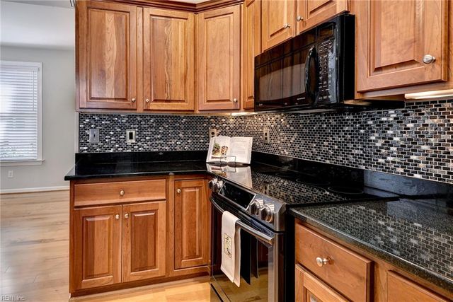 9101 Green Apple WAY, Toano, VA 23168