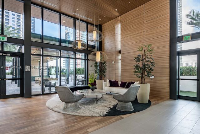650 NE 2nd Ave 1708, Miami, FL 33132