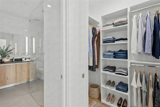650 NE 2nd Ave 1708, Miami, FL 33132