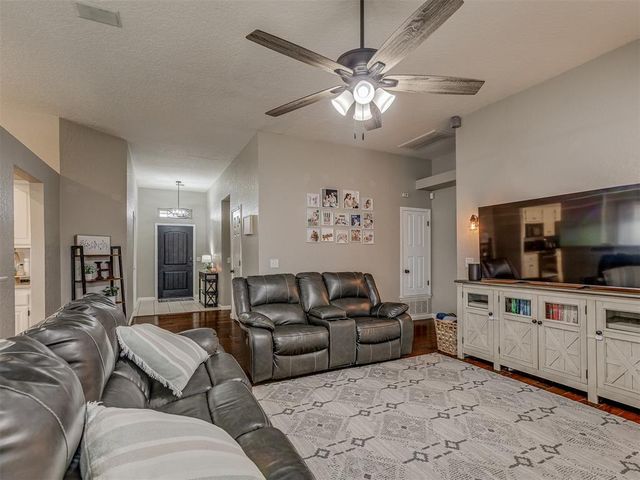 1617 Pinnacle Lane, Edmond, OK 73003