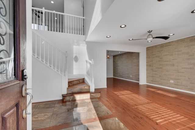 275 Clifton Lane, Bolingbrook, IL 60440