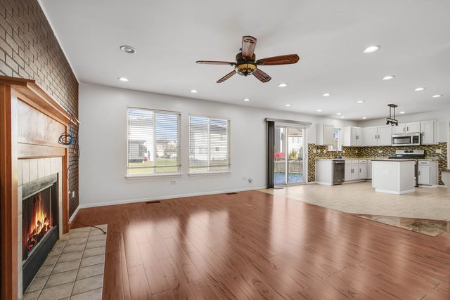 275 Clifton Lane, Bolingbrook, IL 60440