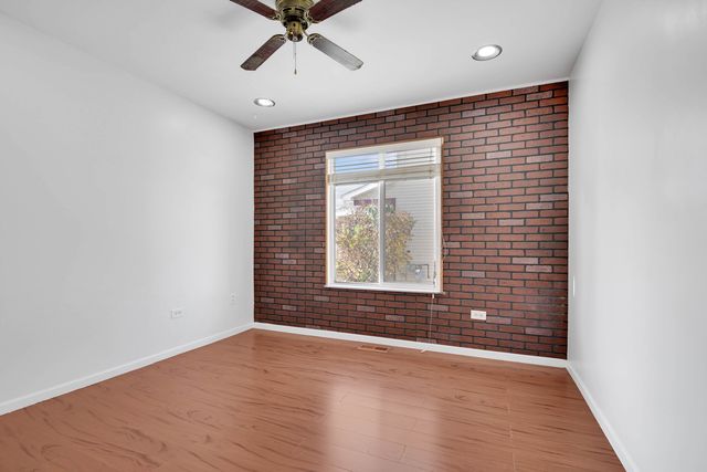 275 Clifton Lane, Bolingbrook, IL 60440