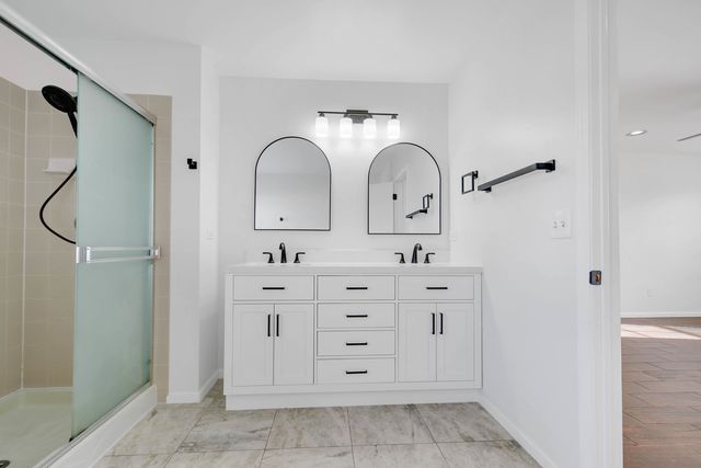 275 Clifton Lane, Bolingbrook, IL 60440