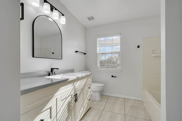 275 Clifton Lane, Bolingbrook, IL 60440