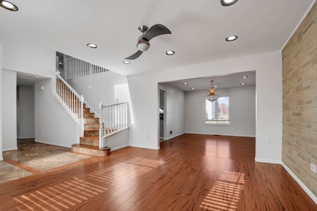 275 Clifton Lane, Bolingbrook, IL 60440