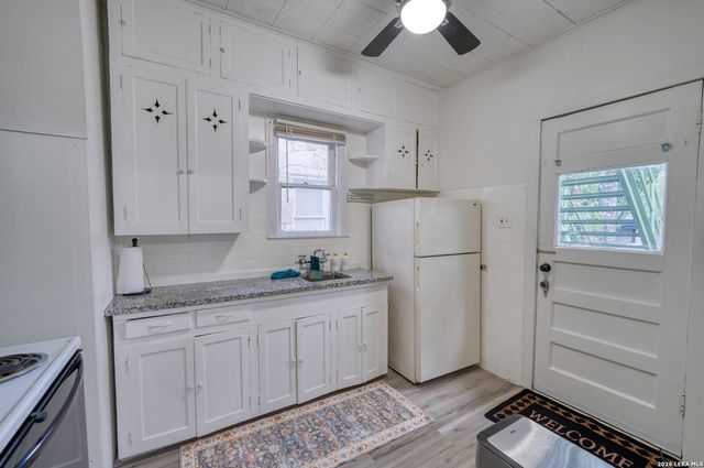 311 W Lullwood, San Antonio, TX 78212