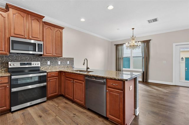 205 49TH AVENUE N, St Petersburg, FL 33703