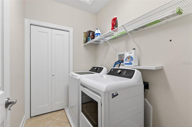 205 49TH AVENUE N, St Petersburg, FL 33703