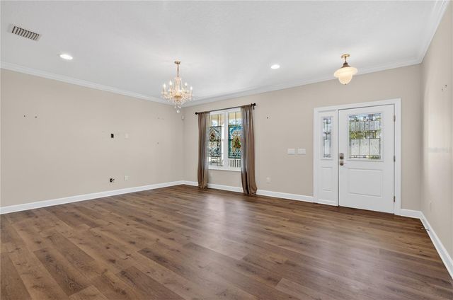 205 49TH AVENUE N, St Petersburg, FL 33703