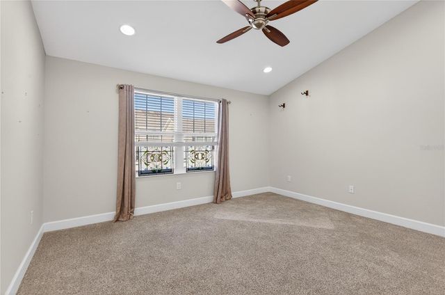 205 49TH AVENUE N, St Petersburg, FL 33703