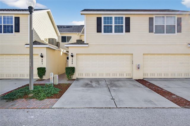 205 49TH AVENUE N, St Petersburg, FL 33703