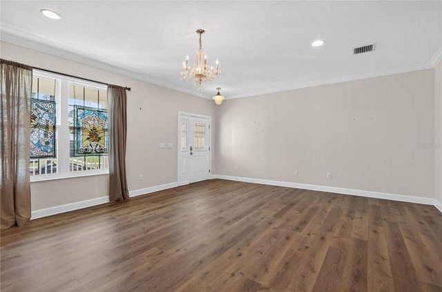 205 49TH AVENUE N, St Petersburg, FL 33703