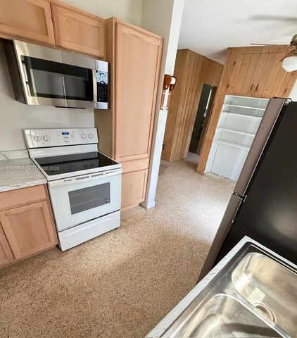 11370 SW 186th St, Miami, FL 33157