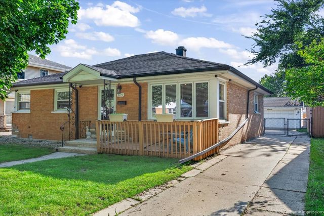 8725 Sproat Avenue, Oak Lawn, IL 60453