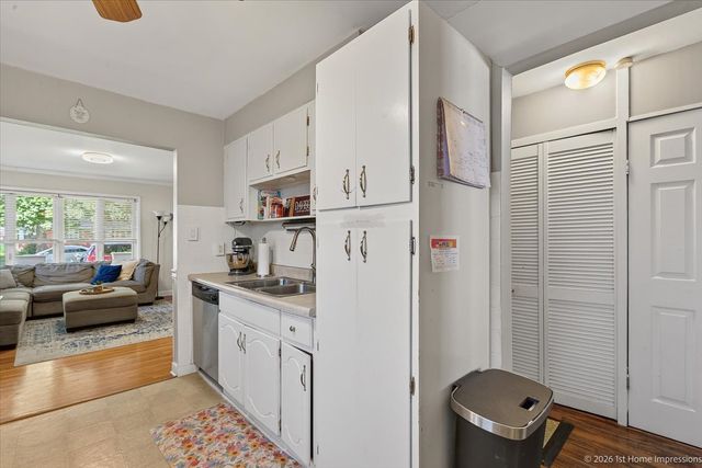 8725 Sproat Avenue, Oak Lawn, IL 60453