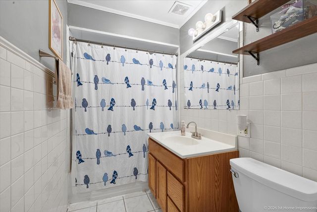 8725 Sproat Avenue, Oak Lawn, IL 60453