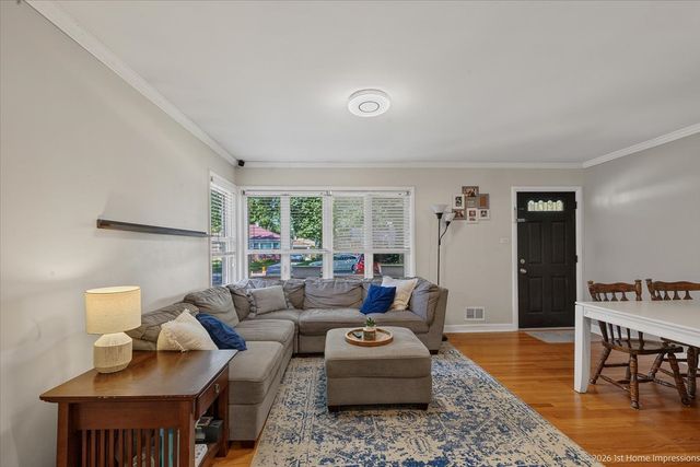 8725 Sproat Avenue, Oak Lawn, IL 60453