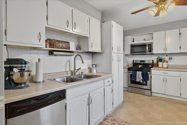 8725 Sproat Avenue, Oak Lawn, IL 60453