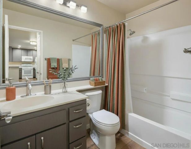 580 Camino de la Reina 321, San Diego, CA 92108