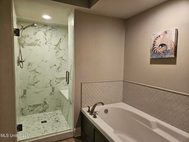 2046 Beach Boulevard, C311, Biloxi, MS 39531