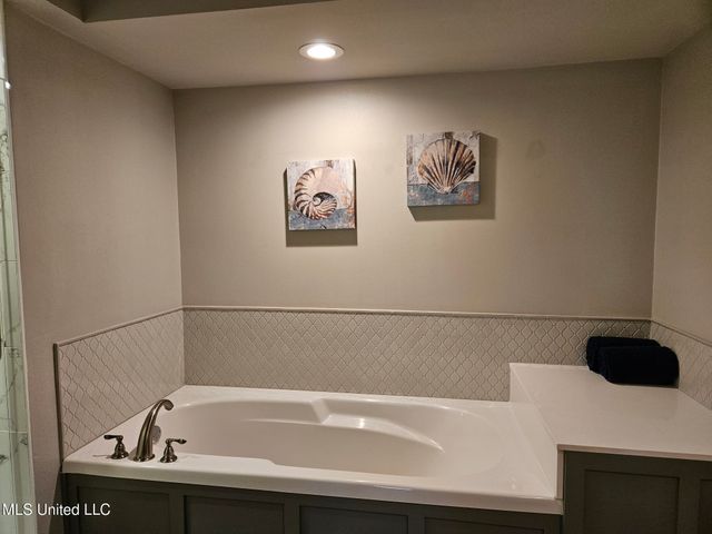 2046 Beach Boulevard, C311, Biloxi, MS 39531