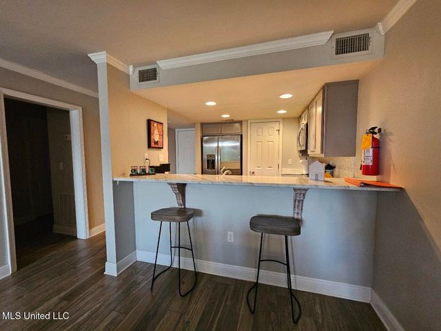 2046 Beach Boulevard, C311, Biloxi, MS 39531